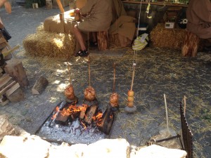 Ils ont les pommes et les objets pointus, méfiez vous les elfes, les Trolls sont de sortie