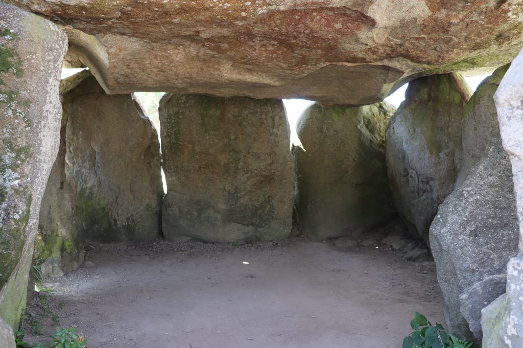 Dolmen Crucuno intérieur
